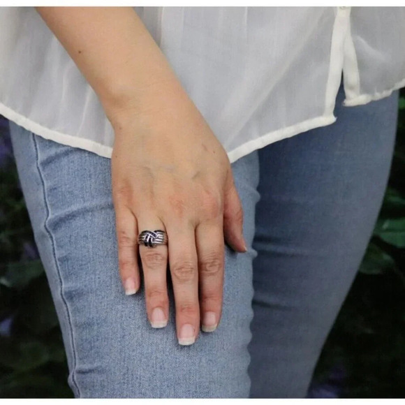 14k White Gold Natural Blue Sapphire Ring Size 7 - Picture 4 of 7